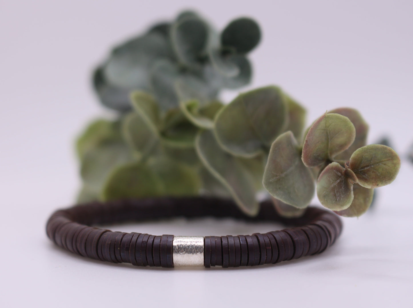 Solid Single Heishi Bracelet (Brown)